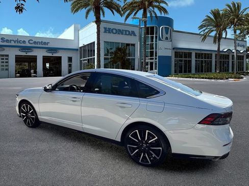 Used 2025 Honda Accord Touring image 6