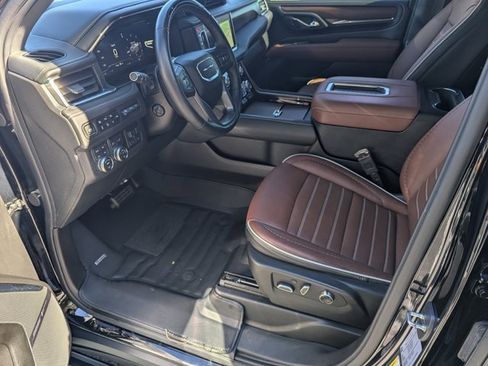 Used 2023 GMC Yukon Denali Ultimate image 9