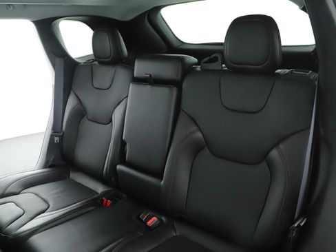 Used 2023 Jeep Cherokee Trailhawk w/ Sun & Sound Group AWD/4WD image 6