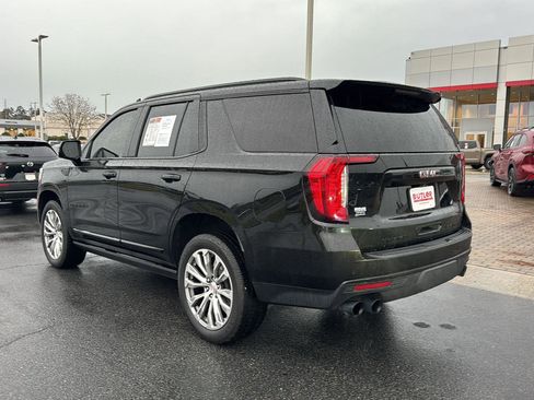 Used 2021 GMC Yukon Denali w/ Denali Premium Package image 3