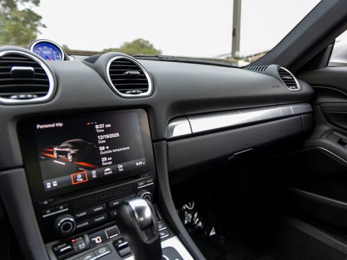 Used 2018 Porsche 718 Cayman S image 37