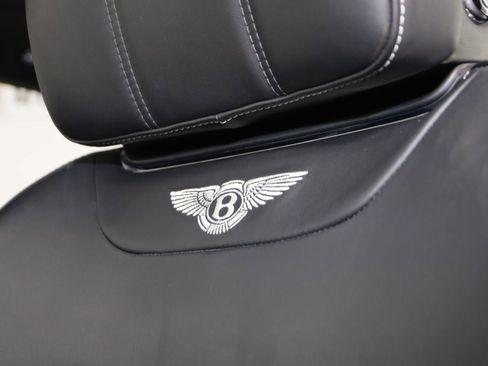Used 2018 Bentley Bentayga image 37