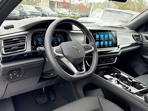 New 2026 Volkswagen Atlas Cross Sport SE FWD image 10