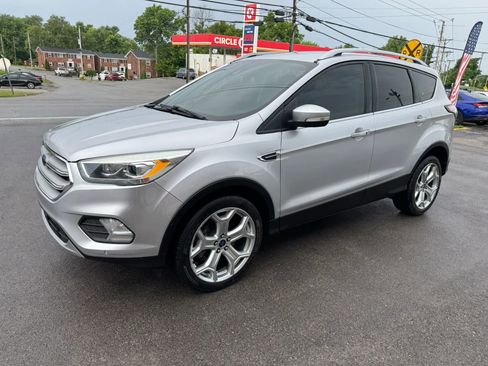 Used 2017 Ford Escape Titanium w/ Equipment Group 301A FWD image 4