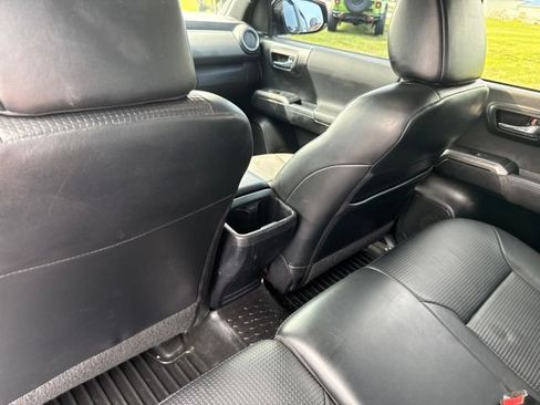 Used 2017 Toyota Tacoma 4x4 Double Cab image 43