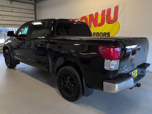 Used 2011 Toyota Tundra 4x4 CrewMax w/ SR5 Pkg image 2