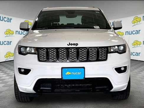 Used 2018 Jeep Grand Cherokee Altitude AWD/4WD image 2