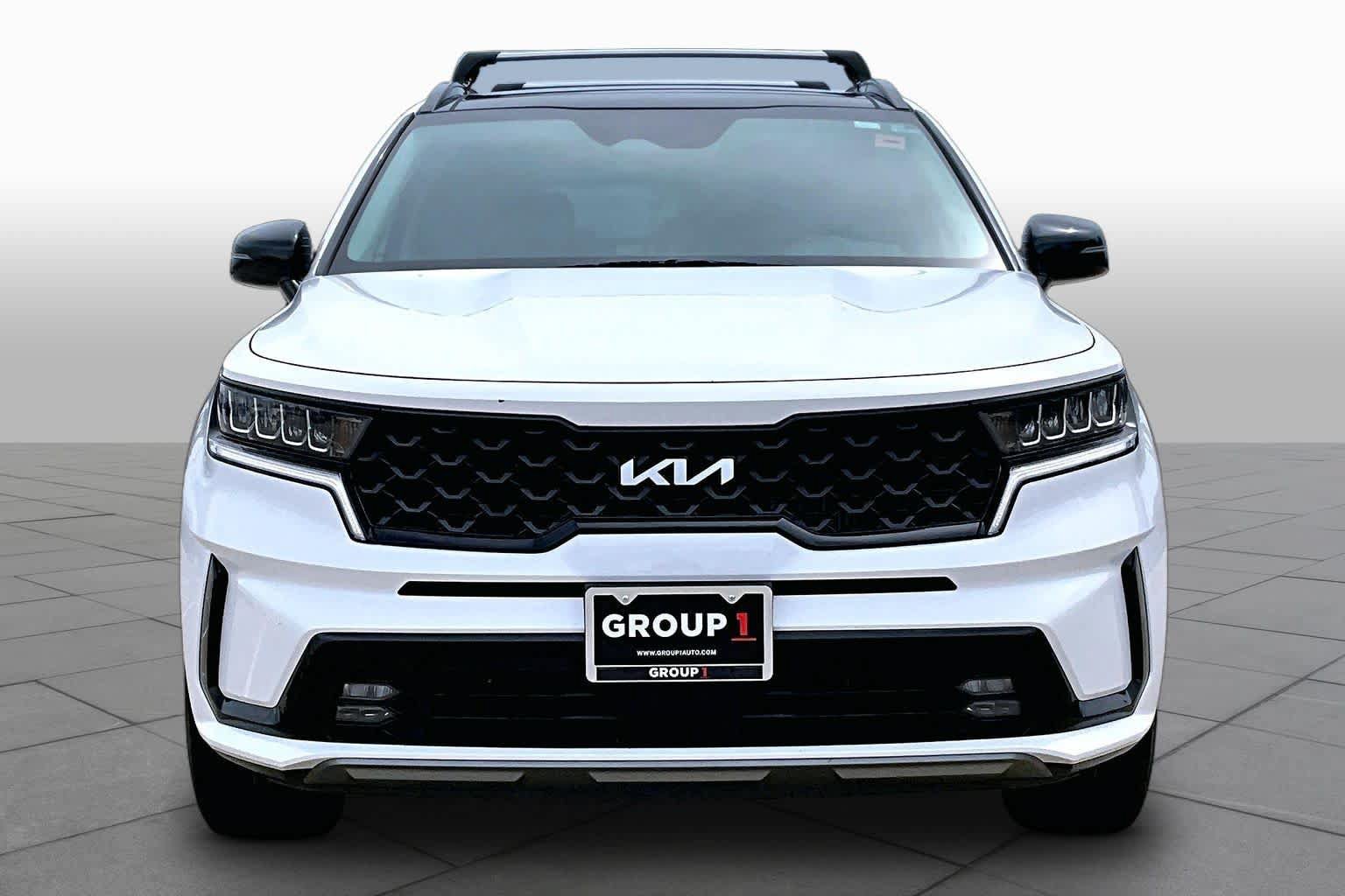 Used 2023 Kia Sorento EX w/ Panoramic Sunroof Package FWD image 4