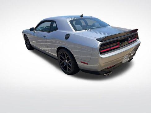Used 2016 Dodge Challenger R/T RWD image 3
