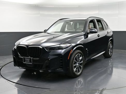 Used 2024 BMW X5 xDrive40i w/ M Sport Package image 1