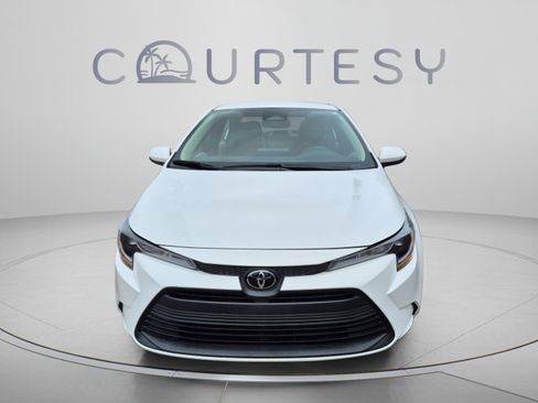 Used 2023 Toyota Corolla LE FWD image 8