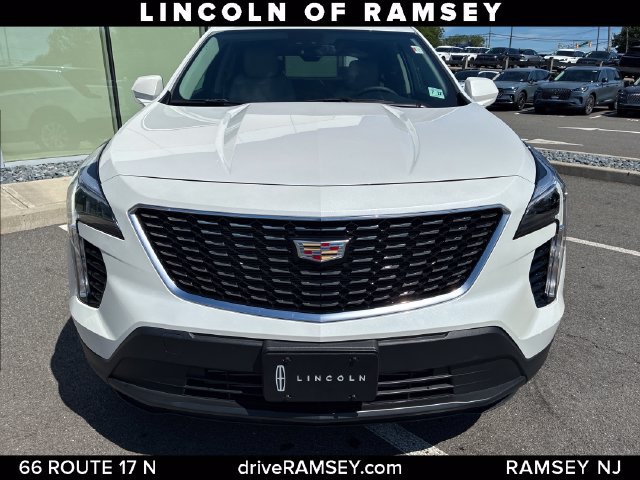 Used 2022 Cadillac XT4 Luxury w/ Cold Weather Package AWD/4WD image 10