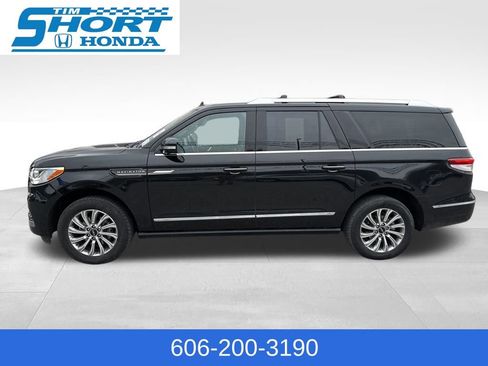 Used 2024 Lincoln Navigator L 4WD image 2