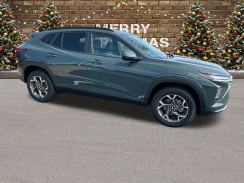 New 2025 Chevrolet Trax LT w/ Driver Confidence Package image 8