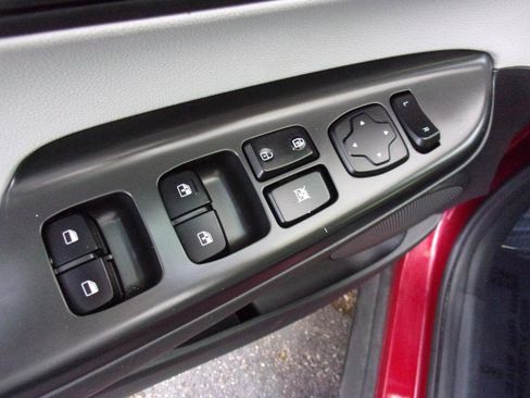 Used 2023 Hyundai Kona SEL AWD/4WD image 13