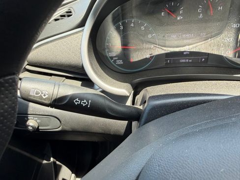 Used 2022 Chevrolet Malibu LT FWD image 14