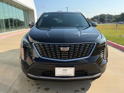 Used 2023 Cadillac XT4 Premium Luxury w/ Cold Weather Package FWD image 10