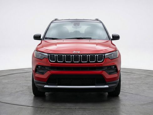 Used 2025 Jeep Compass Limited image 2