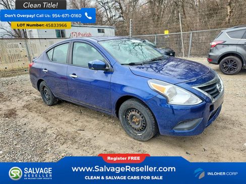 Used 2018 Nissan Versa SV image 5