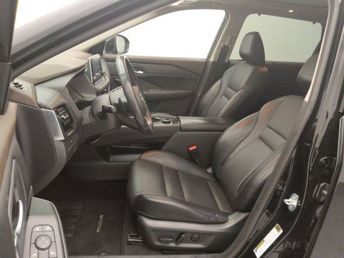 Used 2023 Nissan Rogue SV w/ SV Premium Package image 17