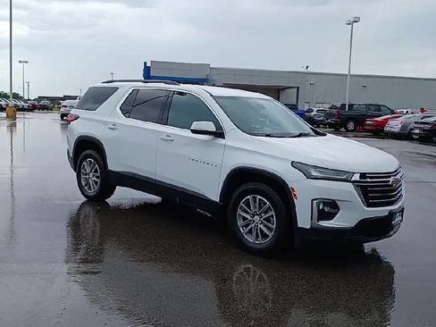 Certified 2023 Chevrolet Traverse LT FWD image 2