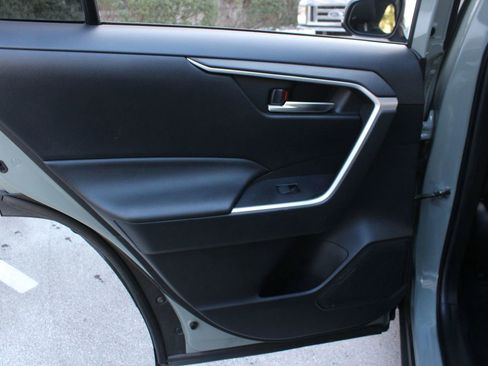 Used 2019 Toyota RAV4 XLE w/ Convenience Package image 17