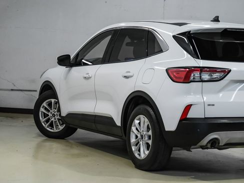 Used 2021 Ford Escape SE FWD image 13