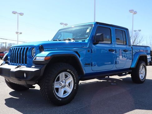 Used 2022 Jeep Gladiator Sport image 9