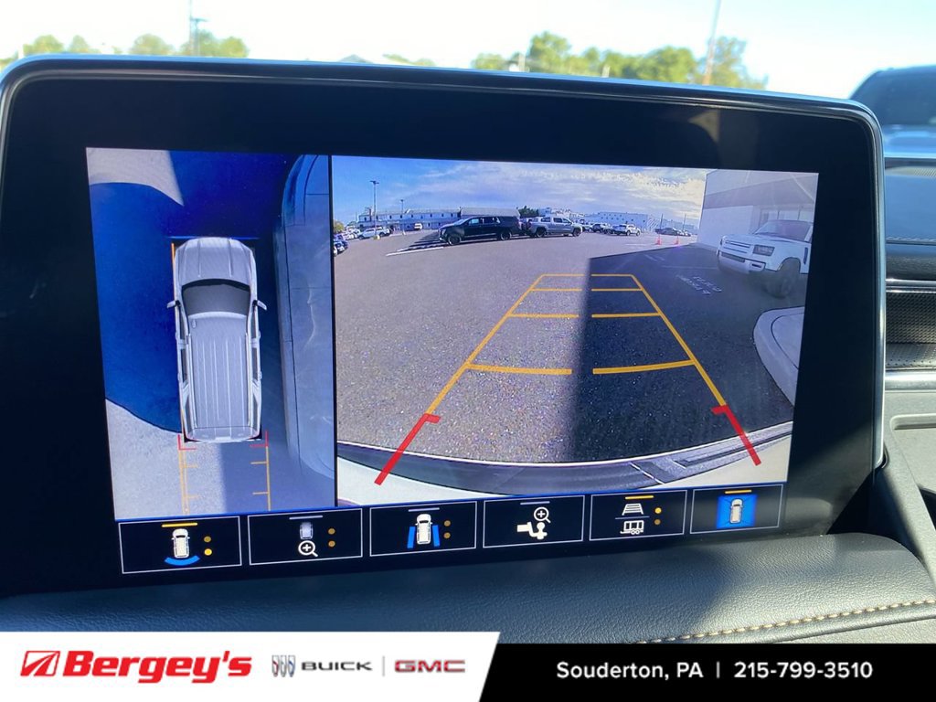 Used 2021 GMC Yukon XL AT4 w/ AT4 Premium Plus Package AWD/4WD image 18