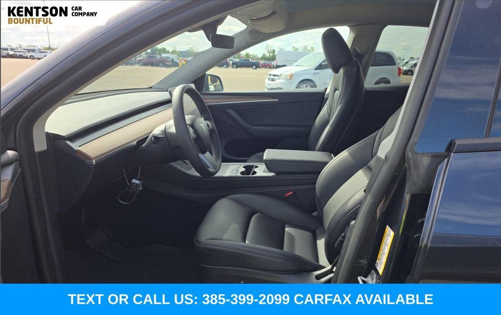 Used 2024 Tesla Model Y Long Range AWD/4WD image 4