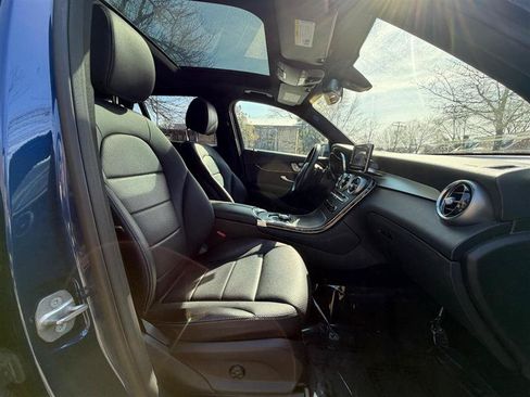Used 2018 Mercedes-Benz GLC 300 4MATIC image 23