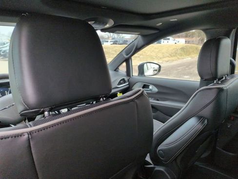 New 2026 Chrysler Pacifica Limited w/ S Appearance Package image 27