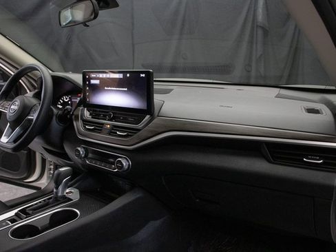 Used 2025 Nissan Altima 2.5 SV w/ SV Special Edition Package image 15