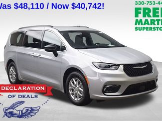 New 2026 Chrysler Pacifica Select video 1