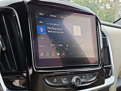 Certified 2023 Chevrolet Traverse LT w/ Rear Camera Mirror Package image 16