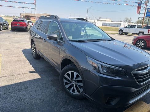 Used 2020 Subaru Outback Premium AWD/4WD image 1
