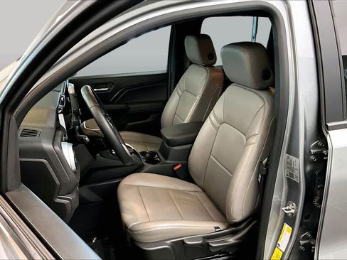 Used 2023 Chevrolet Colorado LT w/ LT Convenience Package RWD image 8