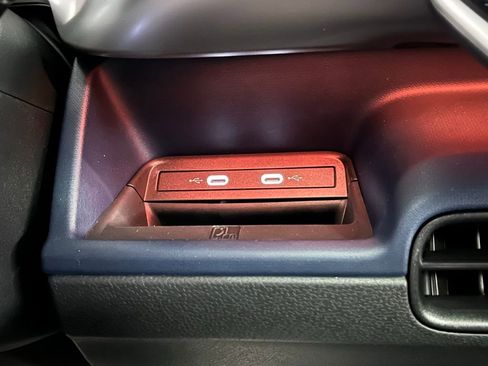 New 2025 Volkswagen ID. Buzz Pro S Plus image 15