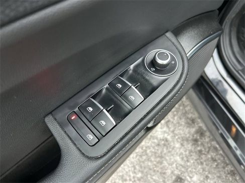 Used 2023 Alfa Romeo Giulia Veloce image 16