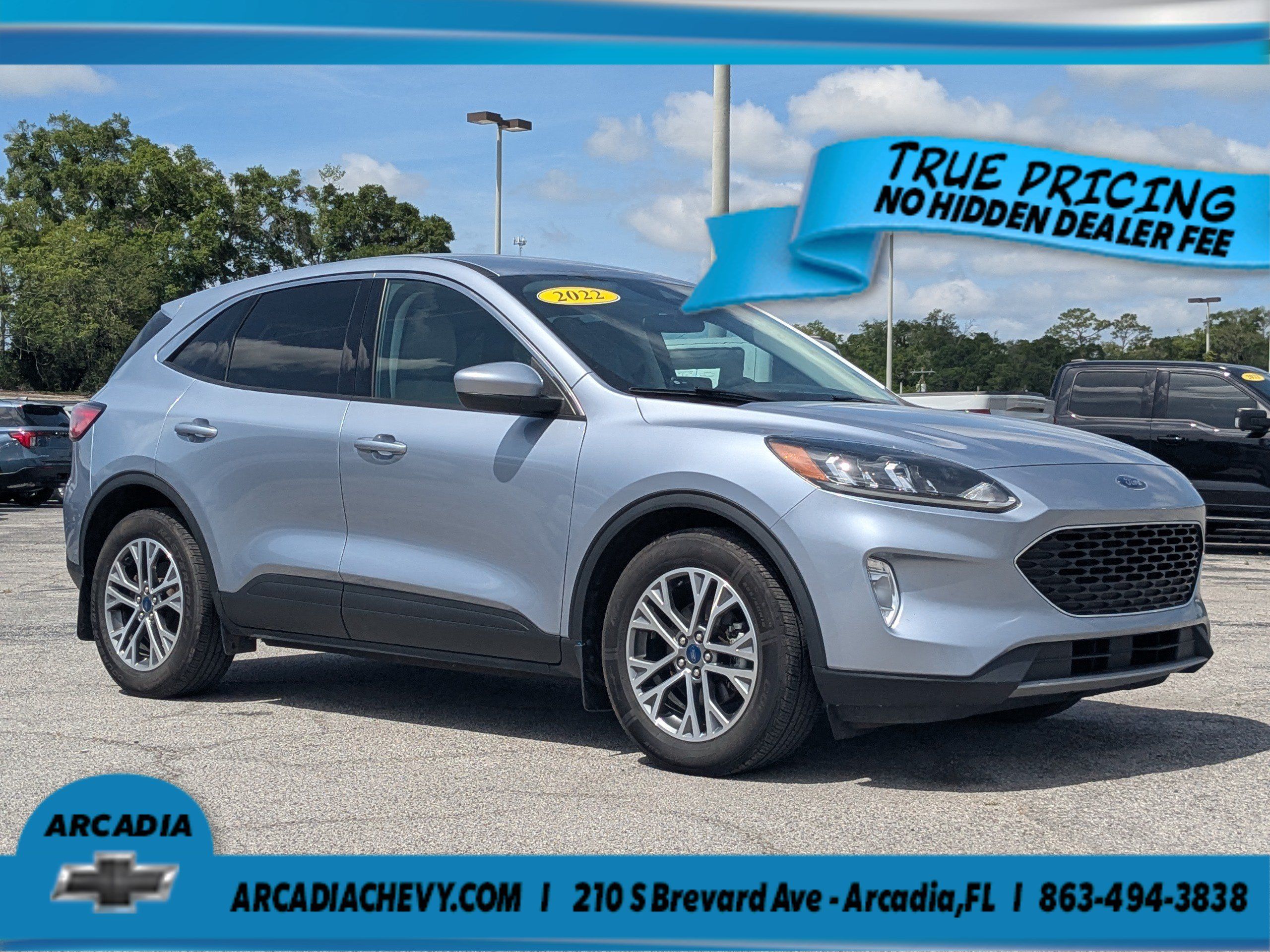 Used 2022 Ford Escape SEL w/ Technology Package FWD image 2