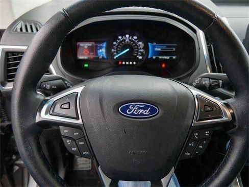 Used 2024 Ford Edge Titanium image 22