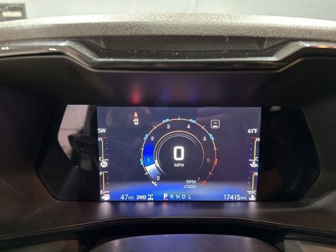 Used 2023 Chevrolet Colorado Z71 w/ Z71 Convenience Package 2 AWD/4WD image 9