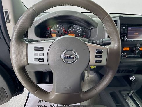 Used 2017 Nissan Frontier SV w/ SV Value Truck Package AWD/4WD image 13