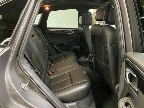 Used 2016 Porsche Macan S image 19
