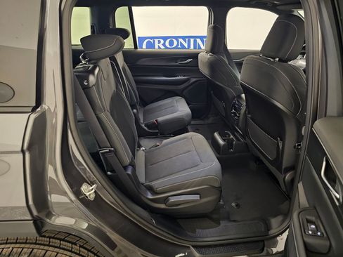 New 2026 Jeep Grand Cherokee L Laredo image 32