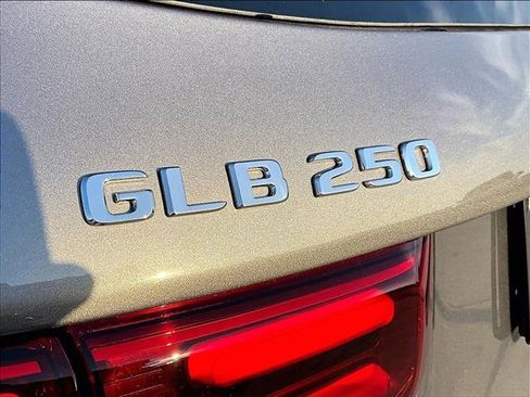 Used 2026 Mercedes-Benz GLB 250 4MATIC image 28