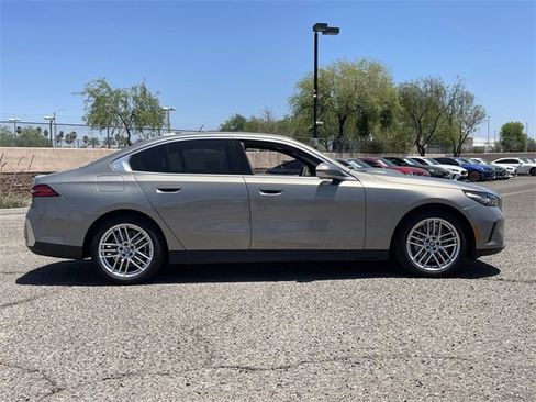 New 2025 BMW 530i image 5