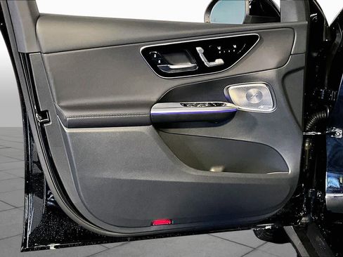 New 2026 Mercedes-Benz GLC 300 4MATIC image 11