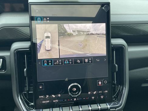 New 2026 GMC Yukon XL AT4 AWD/4WD image 15