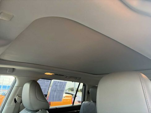 Used 2022 Toyota Highlander Platinum AWD/4WD image 16
